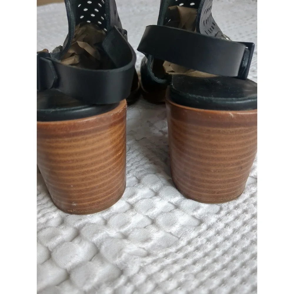 Rag & Bone Wyatt Perforated Leather City Sandals Black Sz 10.5 US 41 EU